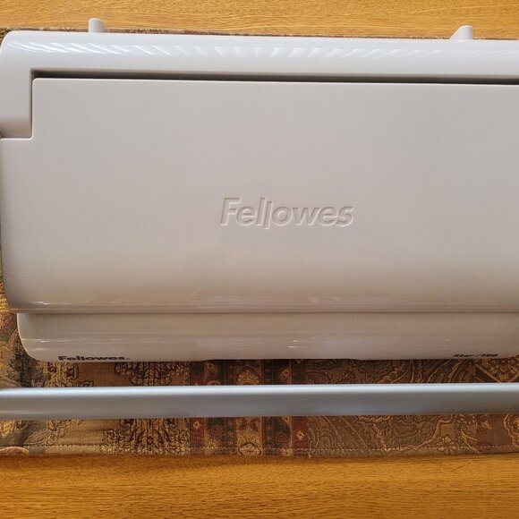 FELLOWES STAR 150 MANUAL COMB BINDING MACHINE - Picture 3 of 7
